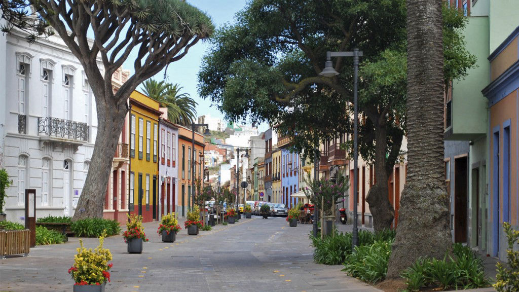 La Laguna, Tenerife eelmine pealinn, ülikoolilinn