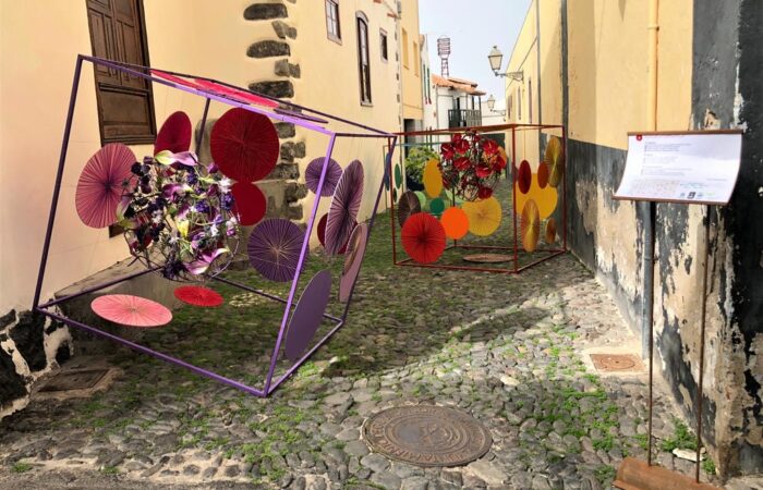 Iga-aastane lihavõttepühade ajal toimuv lilleinstallatsioonide festival Pascua Florida Guia de Isoras Tenerifel