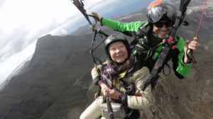 Lendama tiibvarjuga ja naudi vaadet.