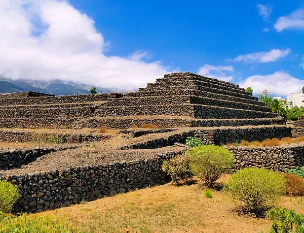 Güimari püüramiidid