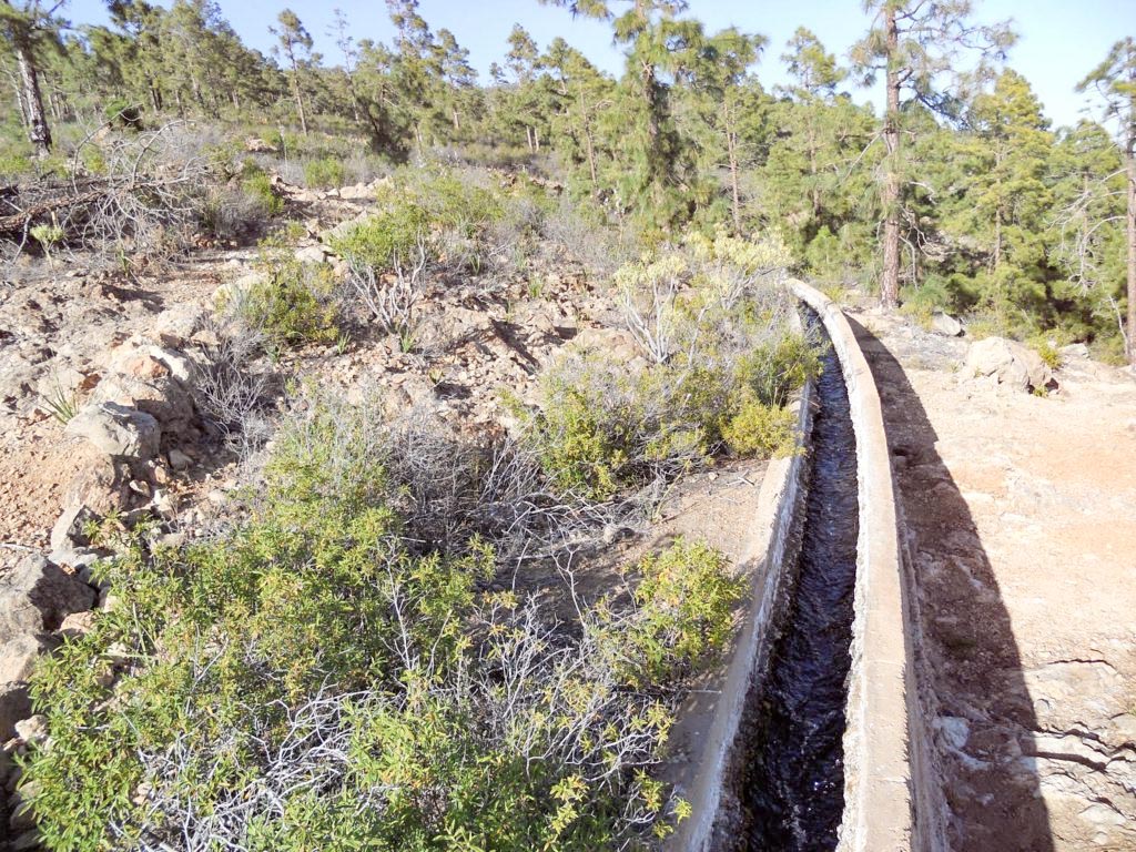 Joogivesi ja hall vesi Tenerifel, veekanal