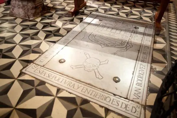 PEALINNAD – SANTA CRUZ JA LA LAGUNA