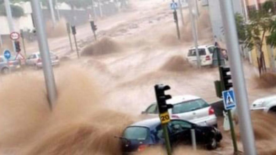 TROOPILISED TORMID TENERIFEL