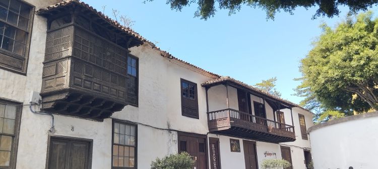 Kanaari rõdud Tenerifel, Icod de Los Vinos, emane ja isane rõdu kõrvuti