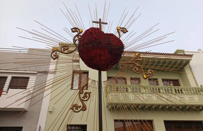 Iga-aastane lihavõttepühade ajal toimuv lilleinstallatsioonide festival Pascua Florida Guia de Isoras Tenerifel