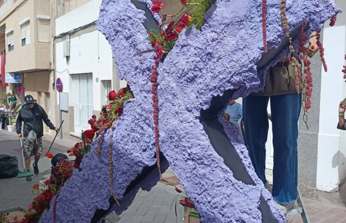 Iga-aastane lihavõttepühade ajal toimuv lilleinstallatsioonide festival Pascua Florida Guia de Isoras Tenerifel