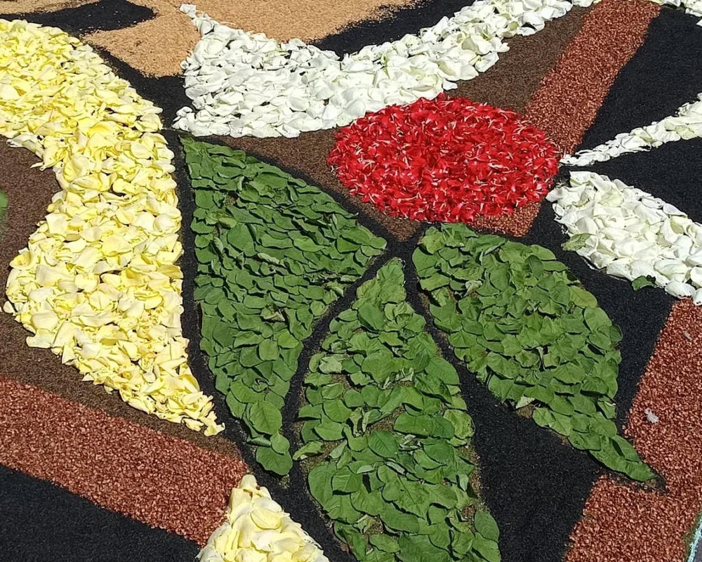 Iga-aastane lihavõttepühade ajal toimuv lilleinstallatsioonide festival Pascua Florida Guia de Isoras Tenerifel