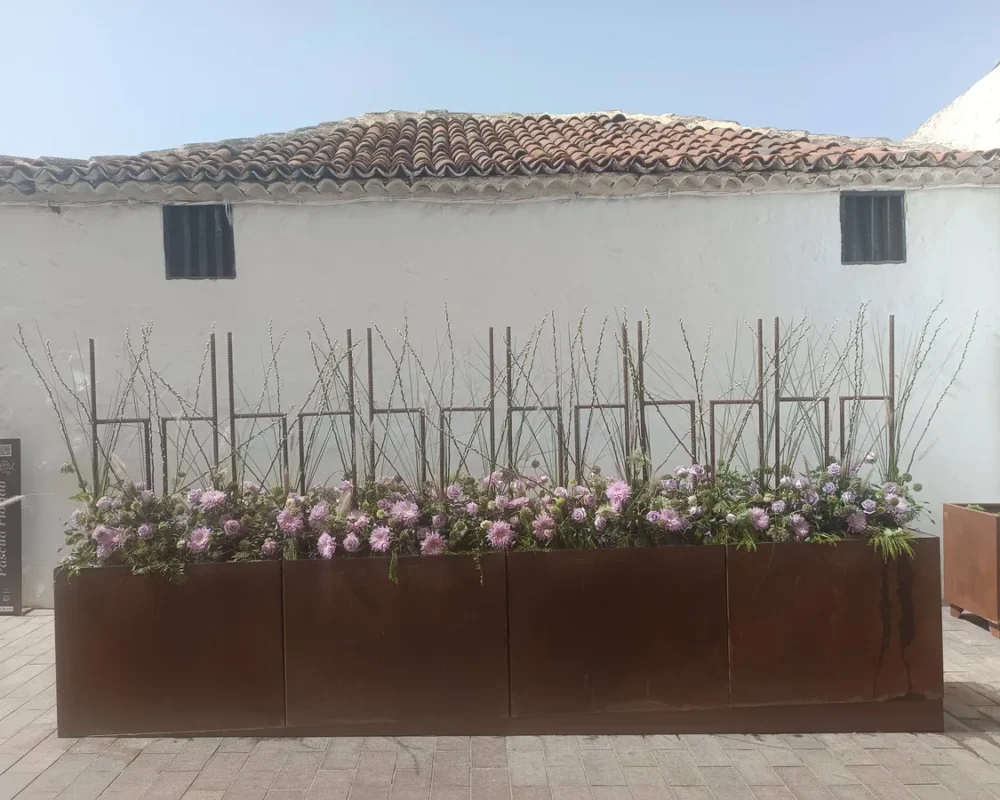 Iga-aastane lihavõttepühade ajal toimuv lilleinstallatsioonide festival Pascua Florida Guia de Isoras Tenerifel