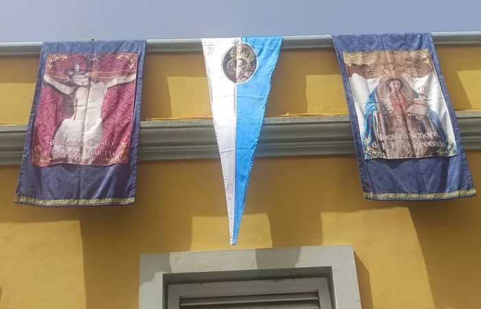 Iga-aastane lihavõttepühade ajal toimuv lilleinstallatsioonide festival Pascua Florida Guia de Isoras Tenerifel