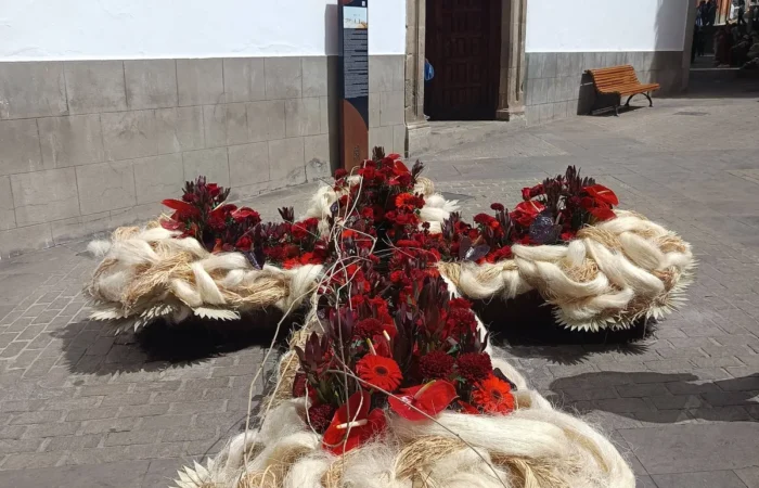 Iga-aastane lihavõttepühade ajal toimuv lilleinstallatsioonide festival Pascua Florida Guia de Isoras Tenerifel