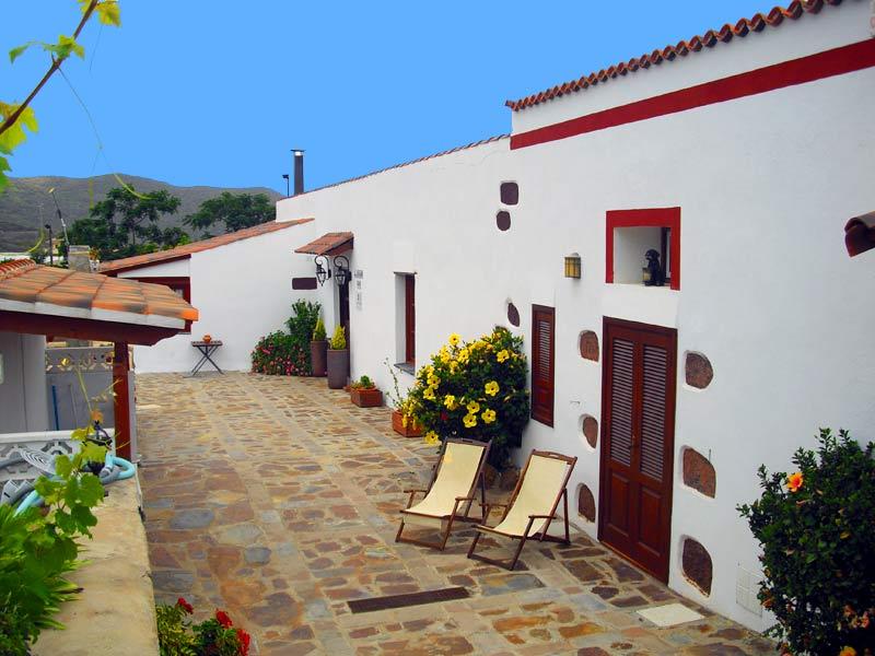 Puhkusemajutus Tenerifel, rendikorterid, apartemendid, finca ehk rural maamaja oma aiaga