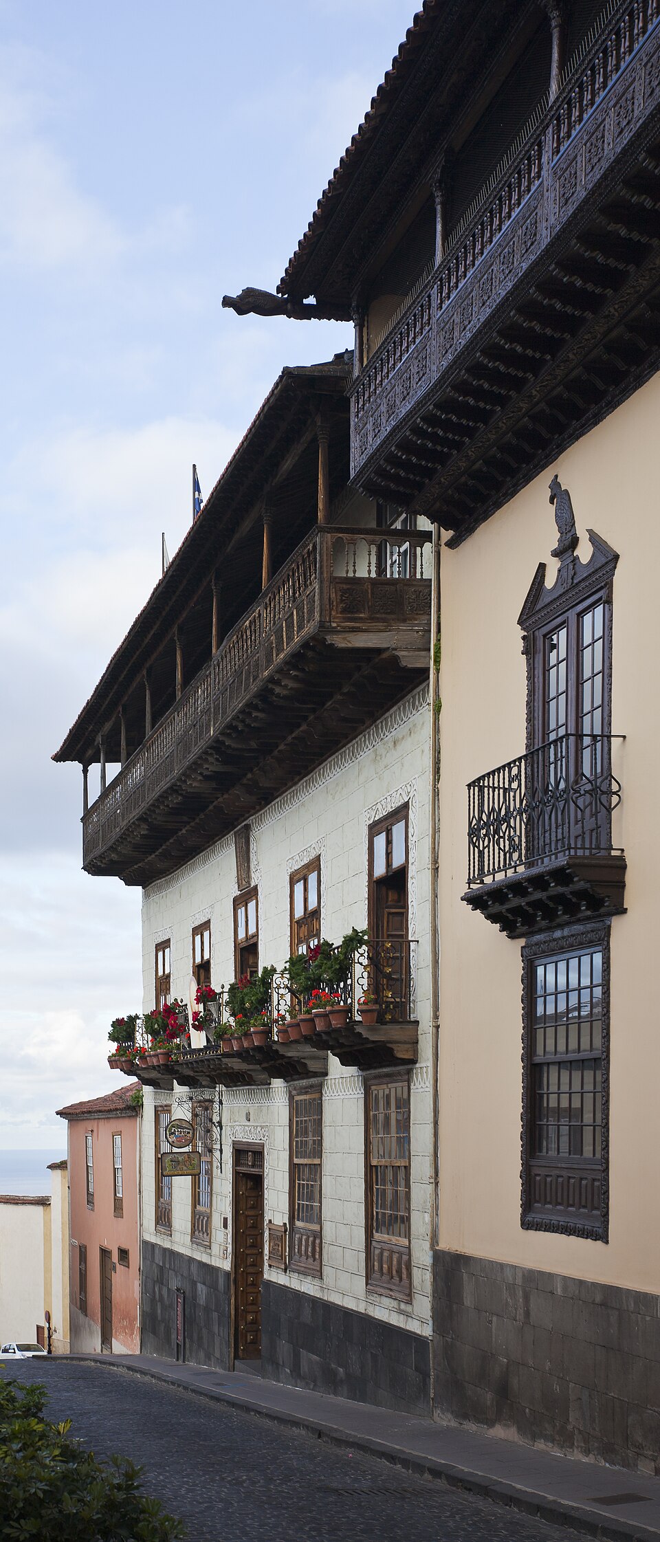 Traditsiooniliste puidust rõdudega Casa de los Balcones La Orotavas Tenerifel